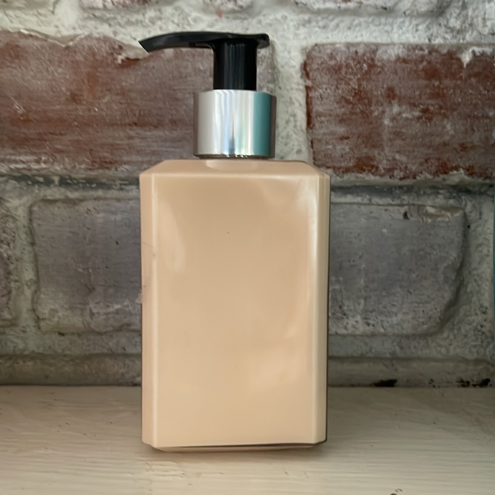 NWT Victoria’s Secret dream angel Fragrance lotion-8.4 oz - Picture 2 of 4